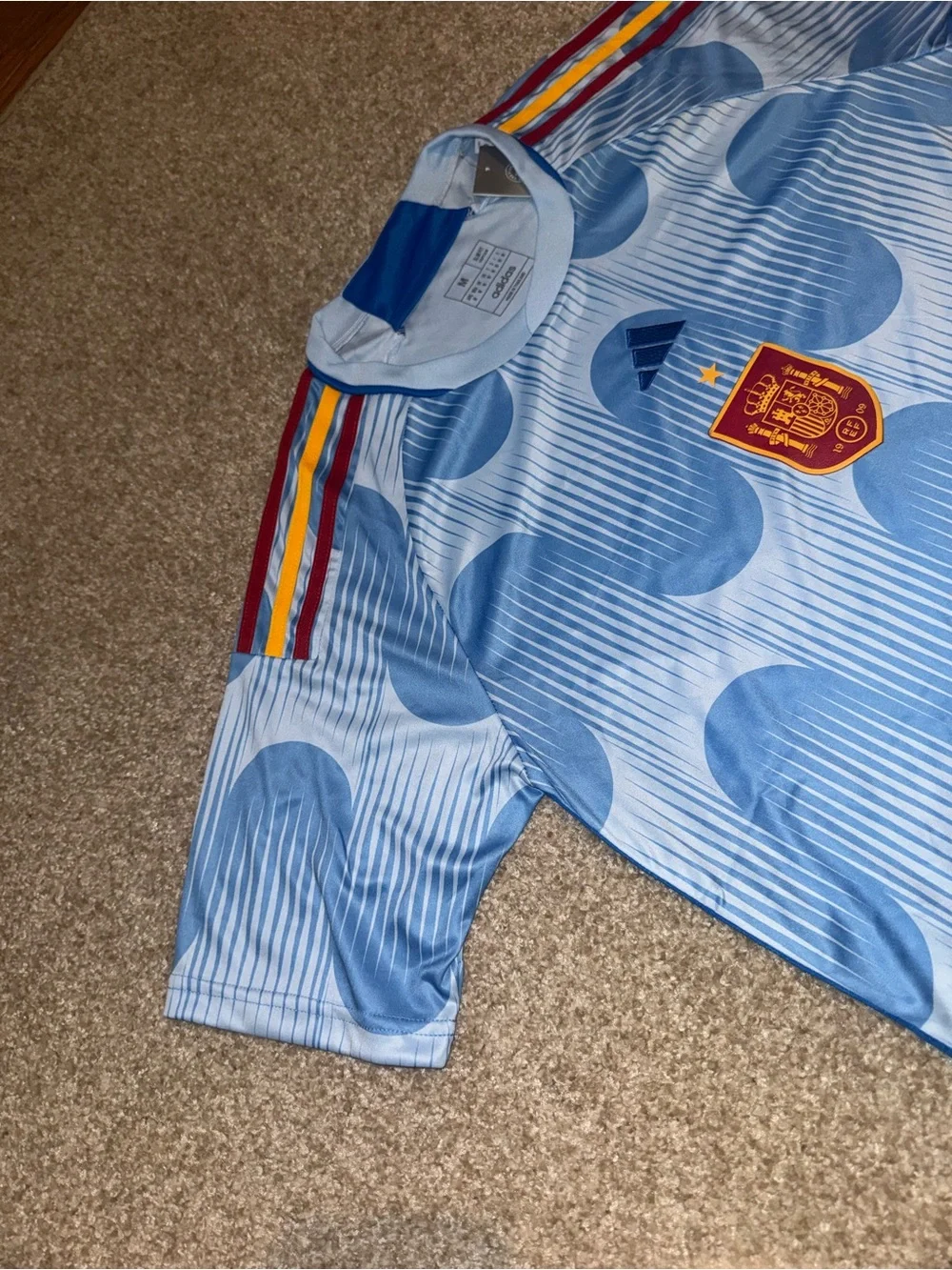 Adidas Spain 2022 Men’s Away Soccer Jersey 🆕 - Picture 3 of 7
